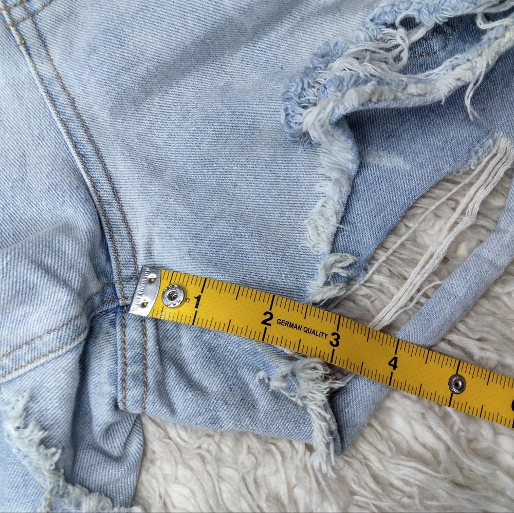Free People Lace Distressed Denim Shorts Size 30 - Picture 12 of 12